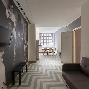  Appartamento Armani House, Superior In Center Italia